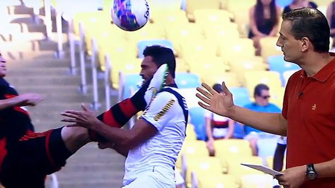 Le coup de pied en pleine tête de Jonas sur Gilberto