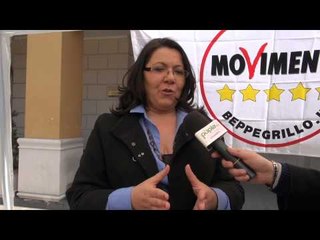 Gricignano (CE) - M5S in piazza, intervista a Vilma Moronese (12.04.2015)
