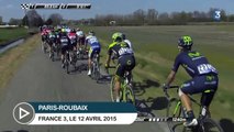 Les cyclistes du Paris-Roubaix traversent un passage à niveau