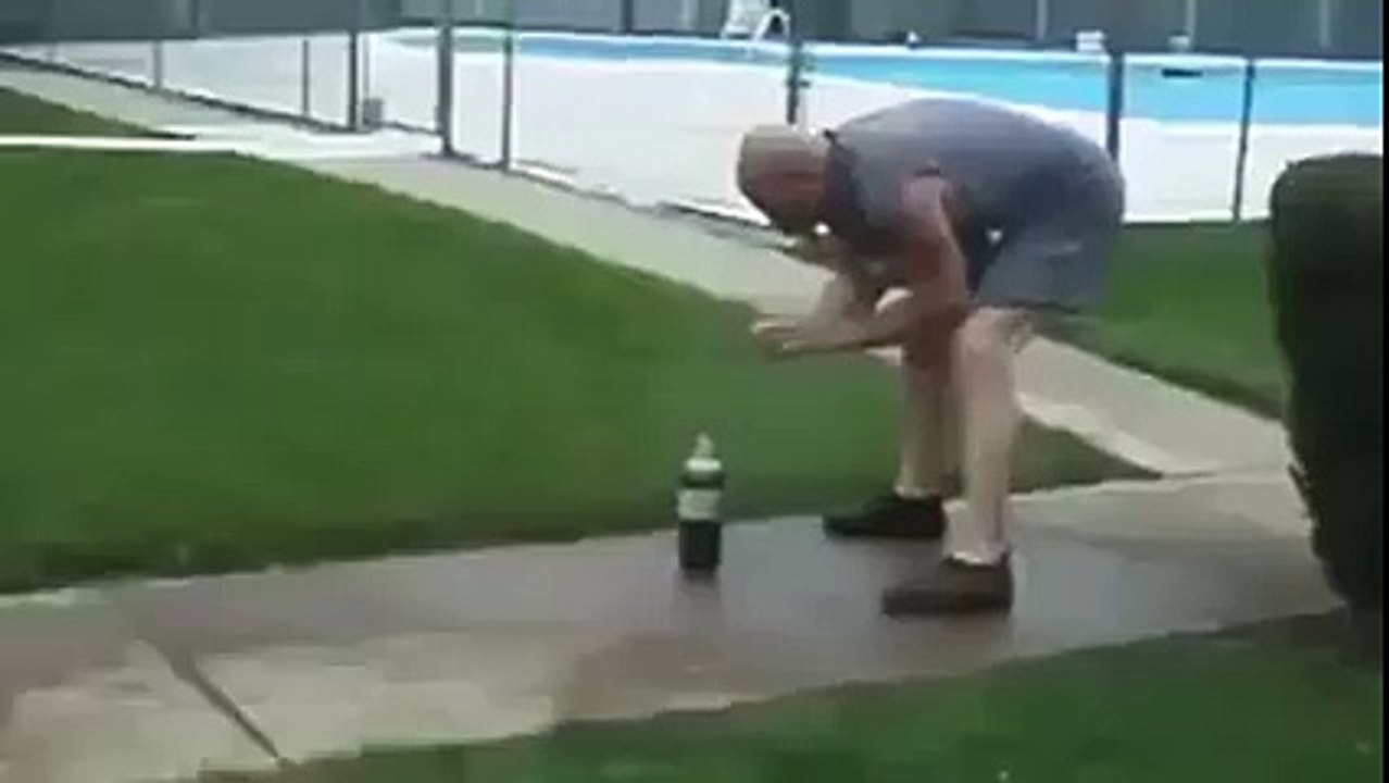 Coca + Mentos. Immense FAIL