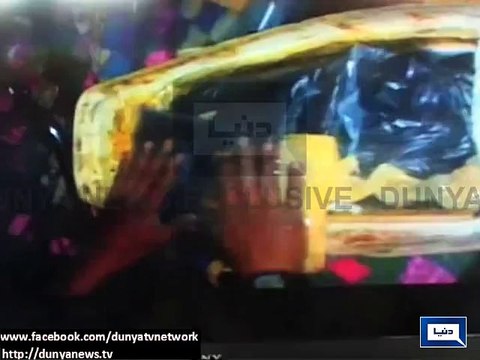 Dunya News - Dunya TV obtains footage of suicide bomber who attacked on Rangers, Karachi