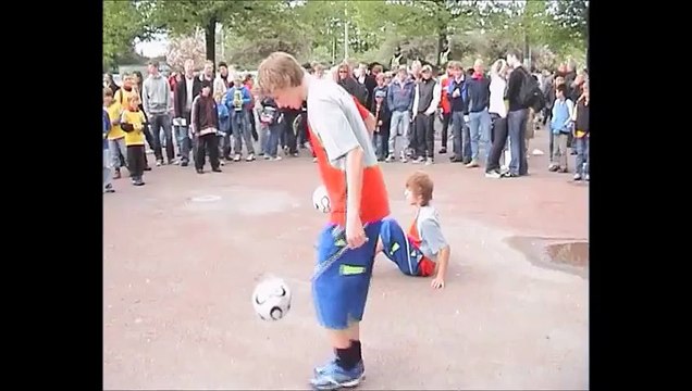 Stadium Football Freestyle Team 2006 - Bjorn Kjellbris - freestyleworldfootball.com