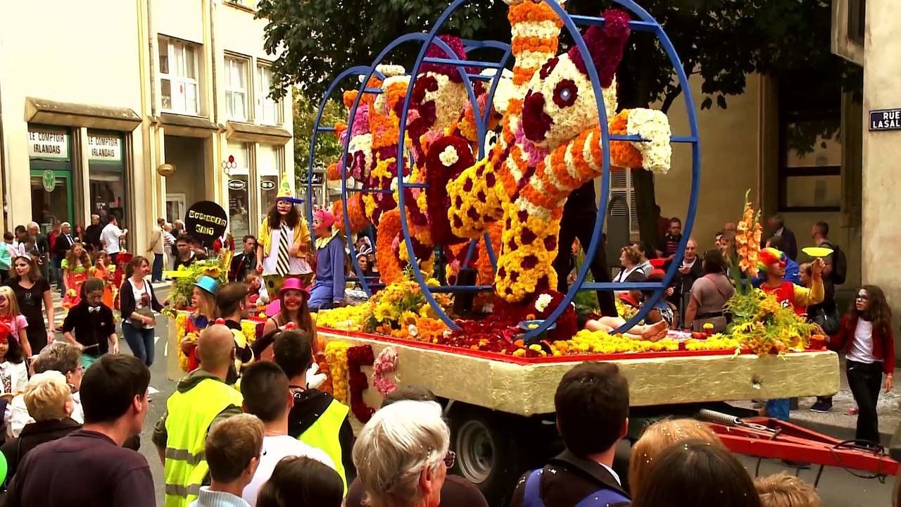 Fêtes de la Mirabelle 2013 : la Grande Parade du Cirque en vidéo