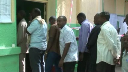 Sudan'da Oy Verme İşlemi Devam Ediyor