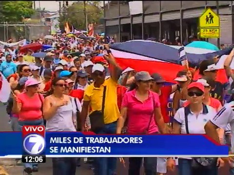 Educadores salen a tercer día de huelga y el MEP guarda silencio
