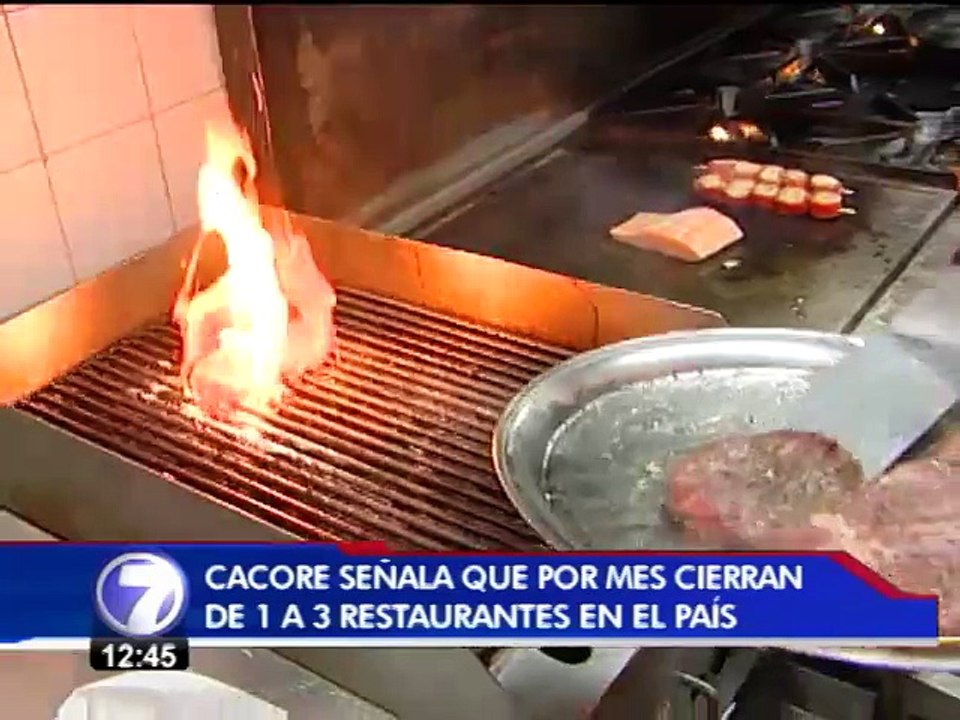 Entre uno y tres restaurantes cierran sus puertas cada mes en el país