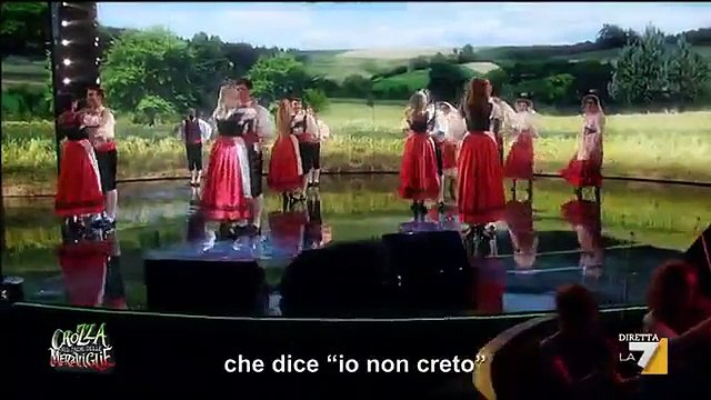 Crozza nel Paese delle Meraviglie - Crozza/Razzi in ferie finalmente al Senato!