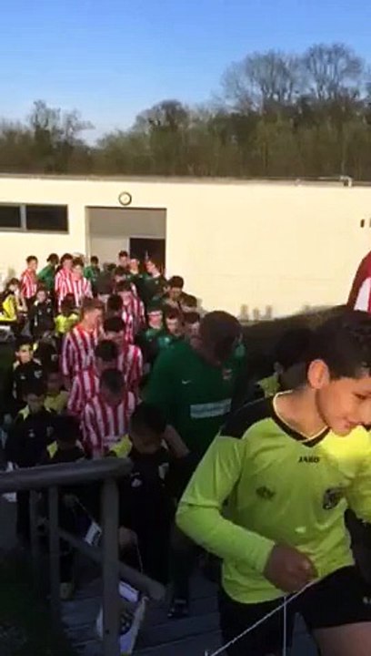 Entrée des équipes sur le terrain entente MMB - ANGLETERRE