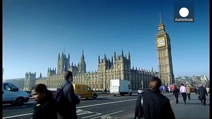 Μ. Βρετανία: οι εκλογές «ρίχνουν» τη στερλίνα