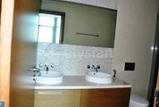 Beautiful bright Apt with fully equipped kitchen appliances