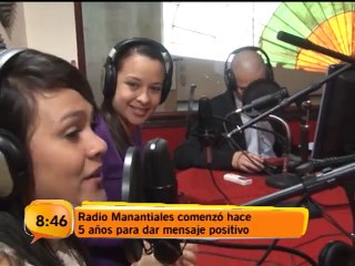 Un grupo de cartagineses llevan un mensaje positivo a través de la radio