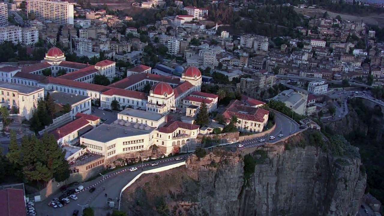 Constantine vue du ciel : Version longue