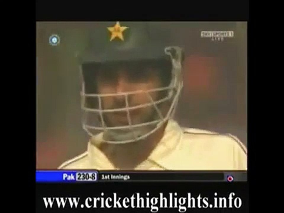 most-funny-run-out-in-cricket-misbah-ul-haq-video-dailymotion