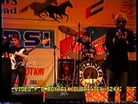 HQ Nazia Hassan and Zoheb Hassan - Hum Aur Tum (Live)