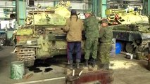 Ополченцы Новороссии ремонтируют трофейную технику ВСУ