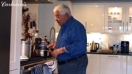 At Home with Antonio Carluccio - spaghetti alle vongole
