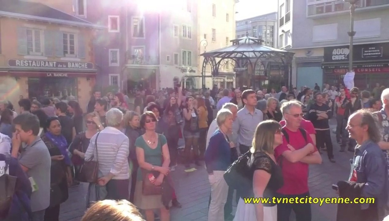 Rassemblement de protestation contre les décisions de Michel Dantin, maire (Ump) de Chambéry