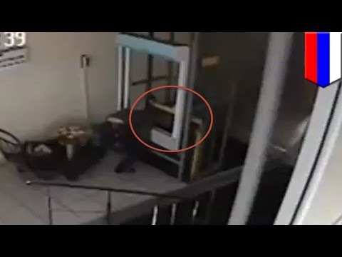 Elevador de servicio atrapa la cabeza de una camarera rusa y se salva por poco de morir