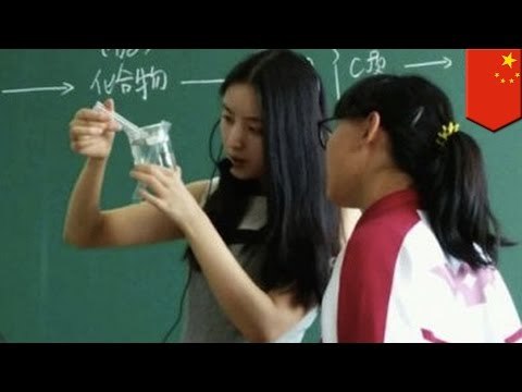 Hermosa profesora en China es llamada “Diosa” por los usuarios de redes sociales