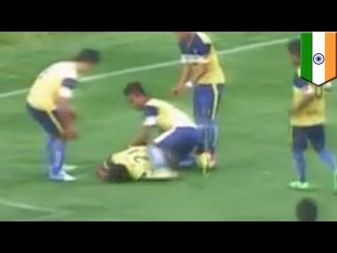 Jugador de futbol en la India muere al fracturarse el cuello mientras celebraba un gol