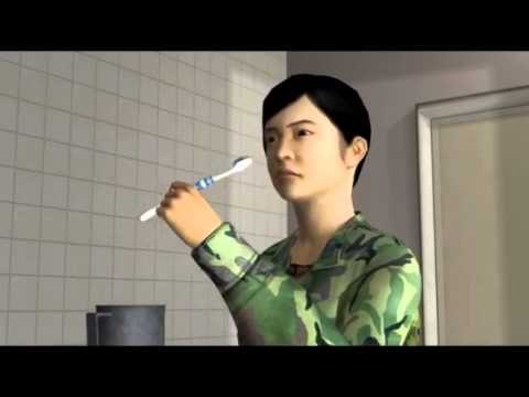 Soldado eyacula en cepillo de dientes de un Superior