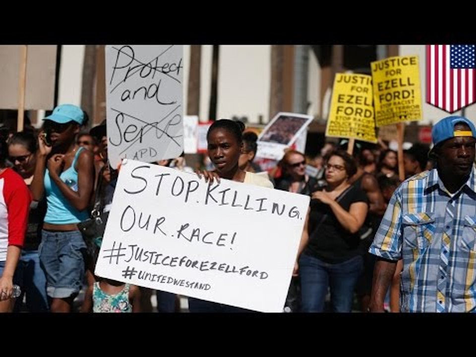 Testigos afirman que agentes de policía de Los Ángeles dispararon a hombre desarmado por la espalda