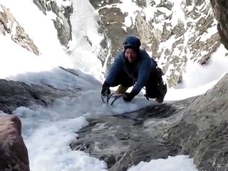Mountain climber saved at last second from near-fatal fall - Nerve-racking rescue caught on video