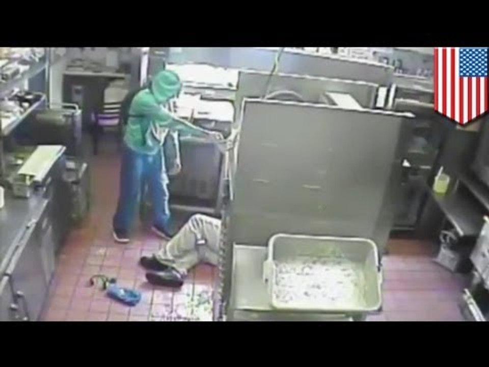 Video de seguridad de violento robo a mano armada en restaurante de comida rápida