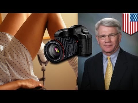 Ginecologo toma fotos de las partes nobles de pacientes