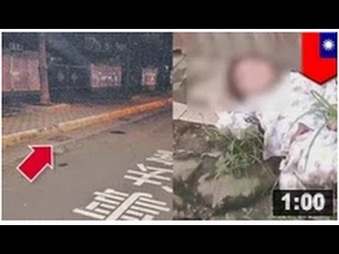 Un couple de divorcés abandonne leur bébé avec l'aide de la grand-mère.