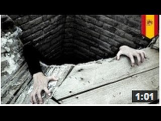 Une fille tombe dans un puits en plein ébat et son copain part en courant