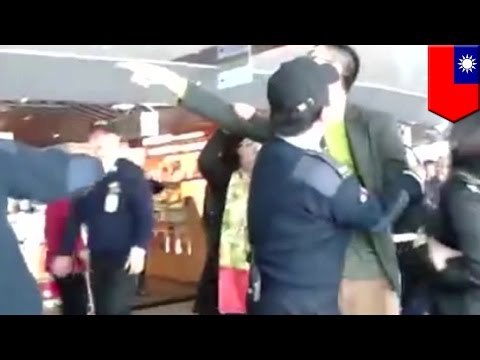 Chinese tourists behaving badly: visitors fight inside Taipei 101 over toilet queue