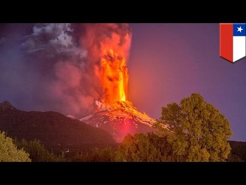 Massive volcano eruption: Chile's Volcano Villarrica spews lava and ash 1,000 meters into the air