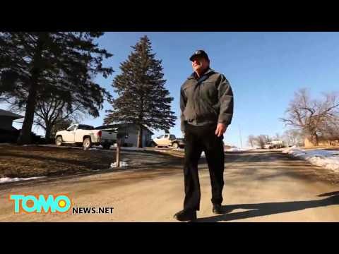 Man walks 35 miles to work: 61-year-old Steven Simoff walks 7+ hours everyday to support sick wife