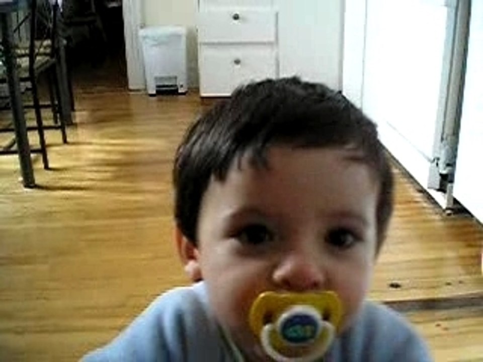 Dieguito caminando 18-03-2007