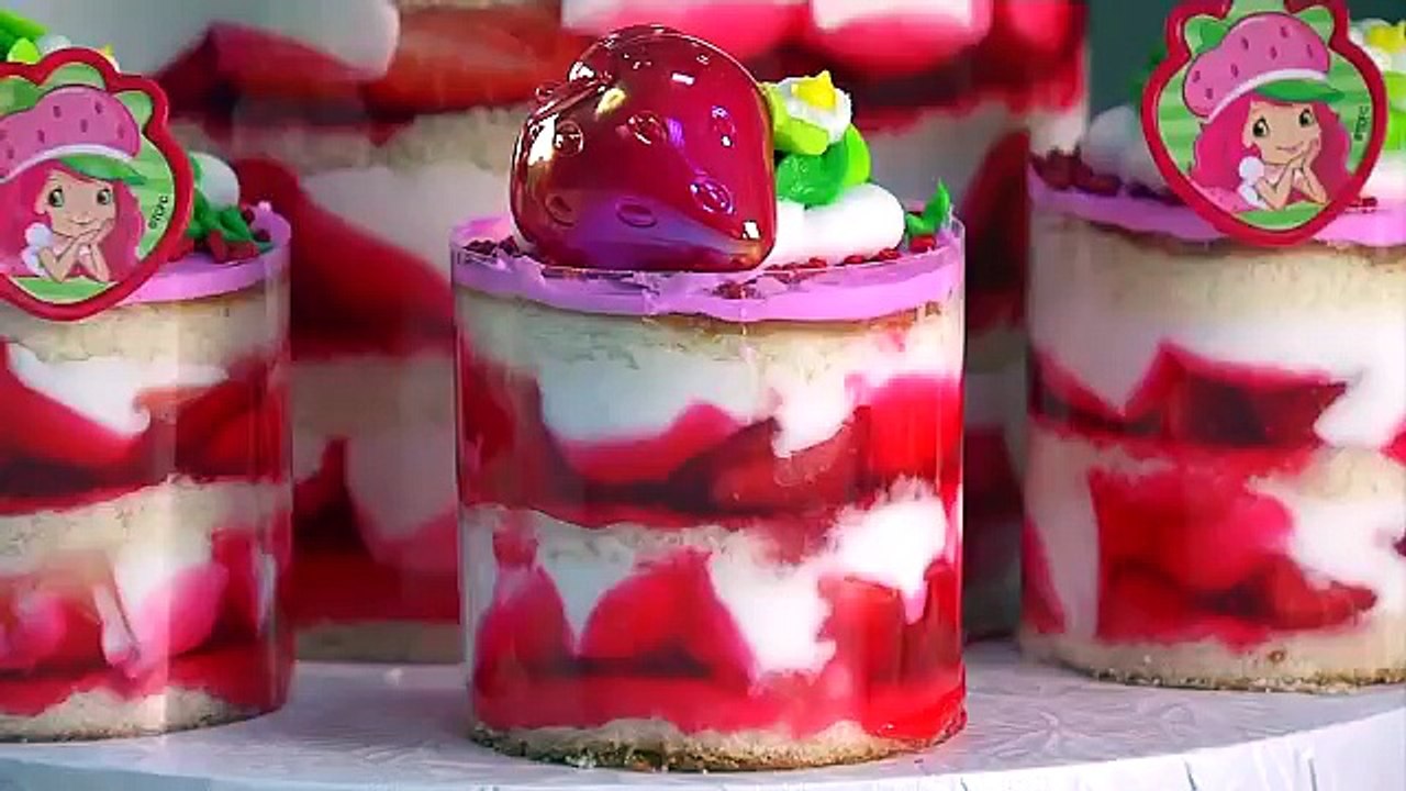 Strawberry Shortcake Cake Design from DecoPac