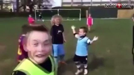 Küçük Çocuktan Muhteşem Gol