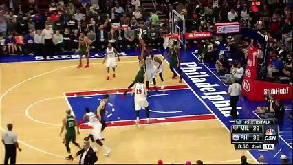 Giannis Antetokounmpo Spins and Smashes on Jerami Grant