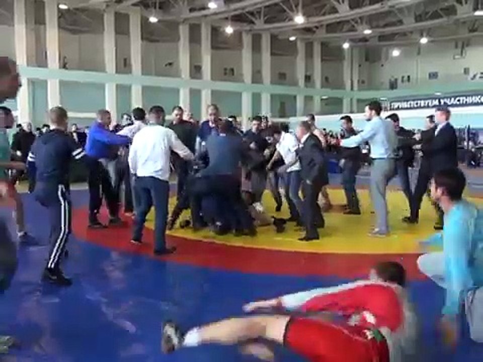 Lutte: un combat dégénère