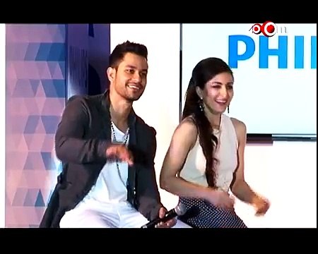 Soha Ali Khan & Kunal Khemu Smartly Avoid Personal Questions Bollywood News