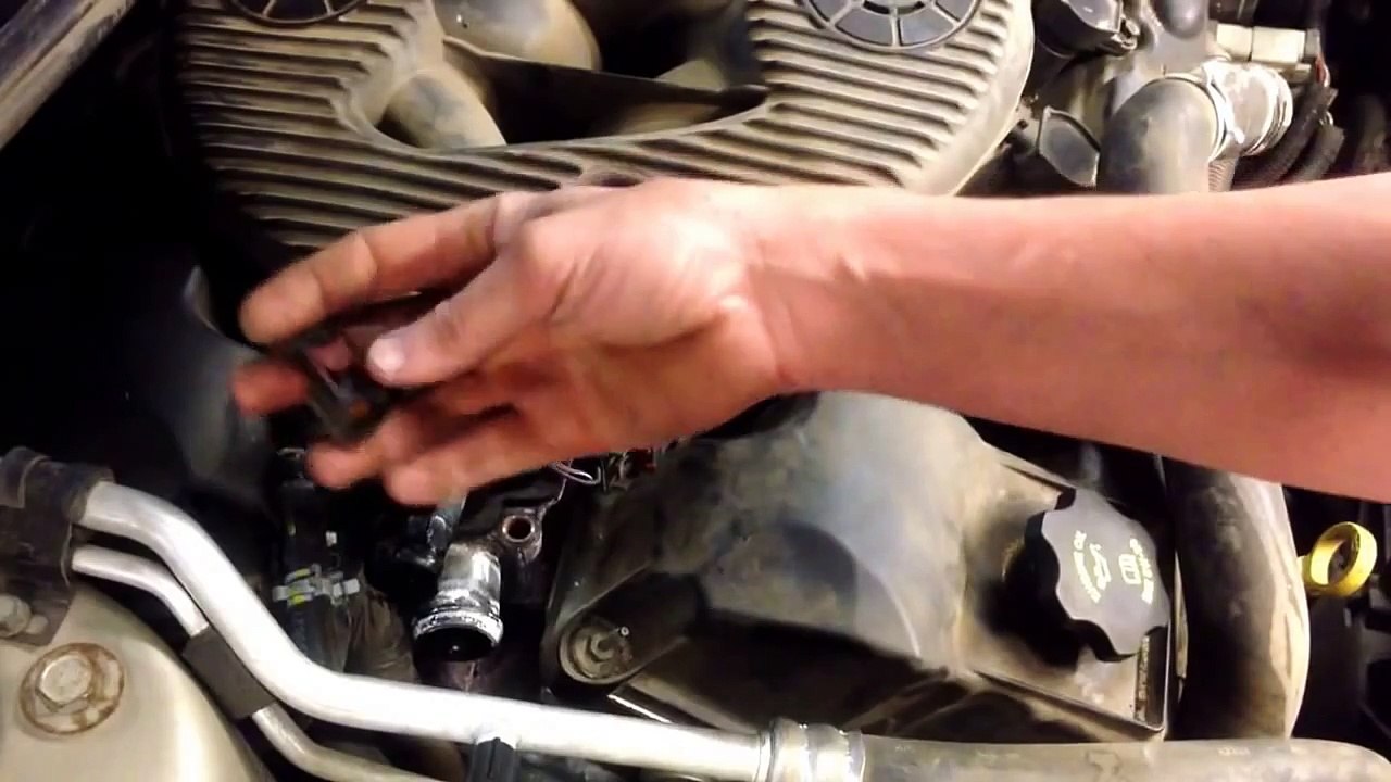 (#41) 2006 Dodge Stratus 2.7 liter upper water outlet replacement