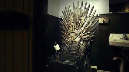 Un fan de Game of Thrones se fait construire des "Iron WC"