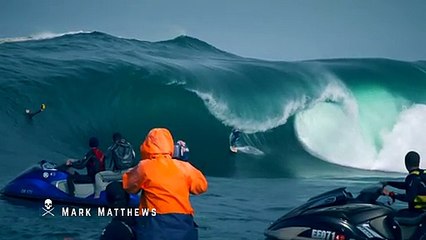 Surfer les vagues les plus dangereuses du monde...