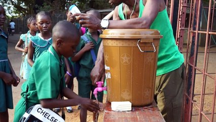 Serra Leoa retoma aulas após epidemia de Ebola