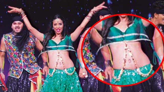 Malaika Arora Suffers Wardrobe Malfunction ?