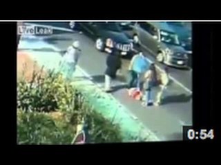 Une ado se fait renverser par deux voitures à l'affilée