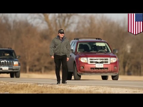 61-letni mężczyzna codziennie chodzi 56km do pracy
