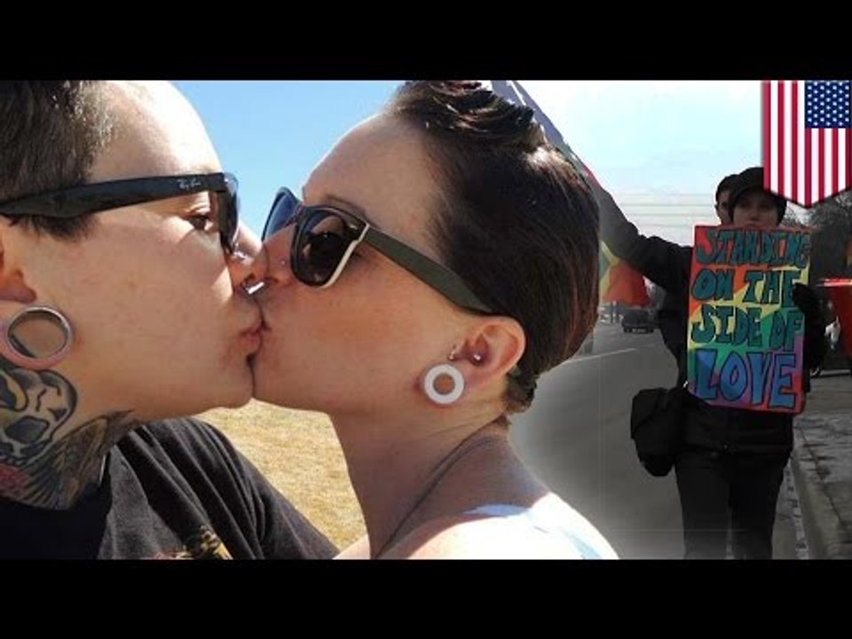 Pastor odwołuje pogrzeb po tym jak dowiaduje się, że zmarła była lesbijką