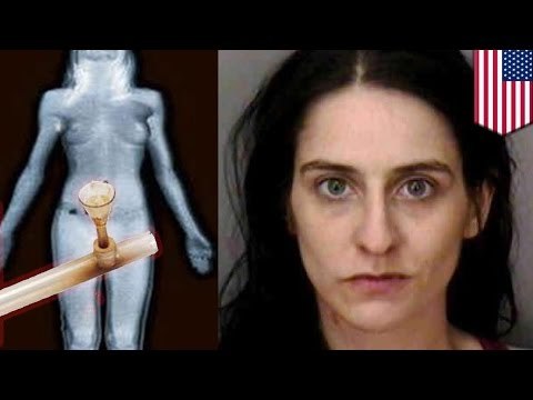 Kobieta umiera po tym jak policja znajduje lufkę i narkotyki w jej waginie