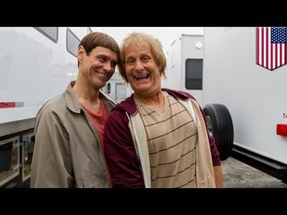 Random Stupidity: Lalake, nag-surfing nang nakahubad sa ibabaw ng umaandar na truck, sa New Mexico!